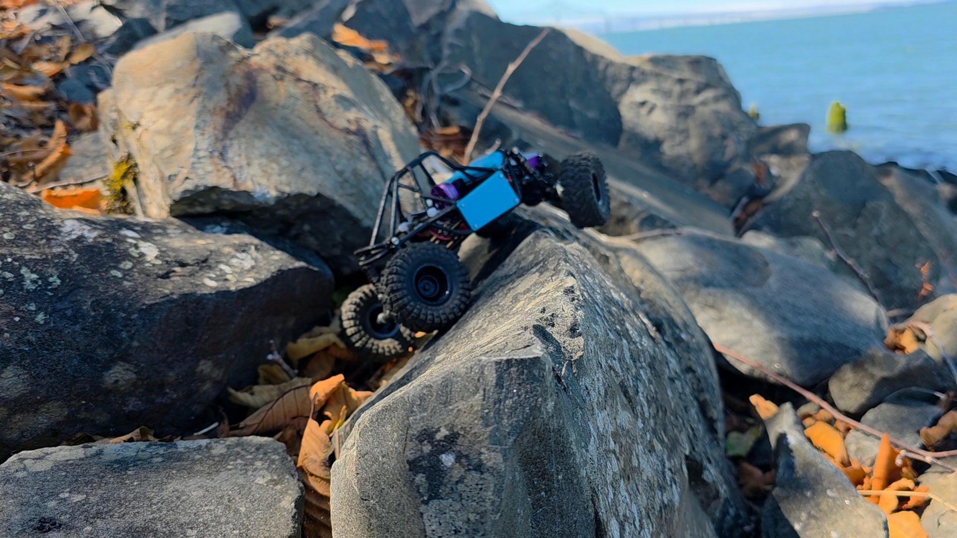 GRC Mallard RC crawler buggy climbing rocks on the Columbia River