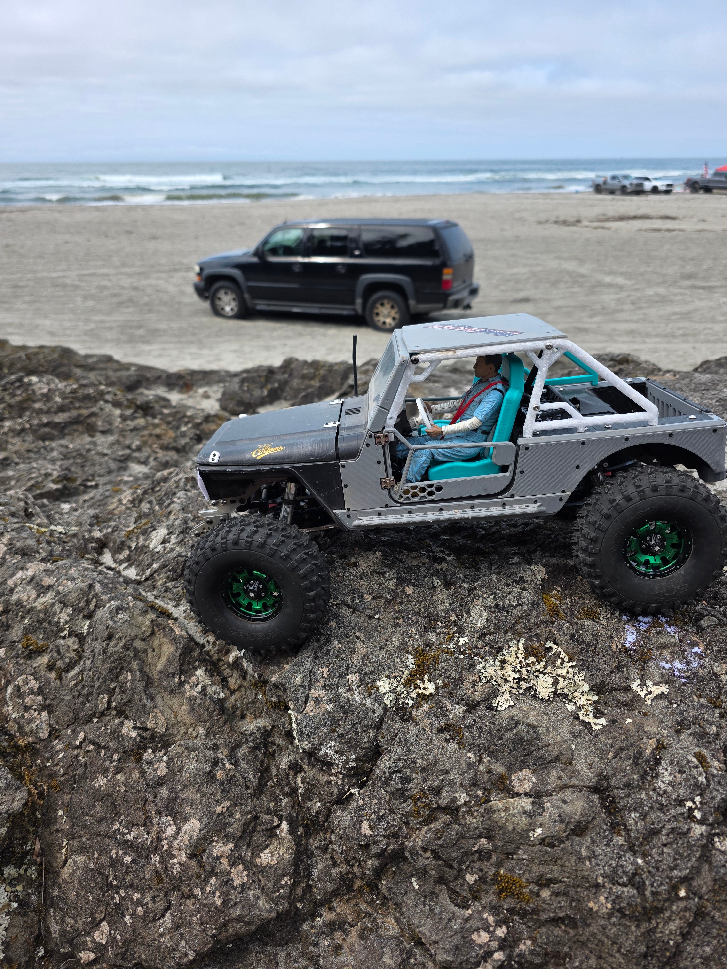 IJ-style RC crawler body on NWSD Trench Knife chassis, rock crawling at Beards Hollow, Ilwaco WA